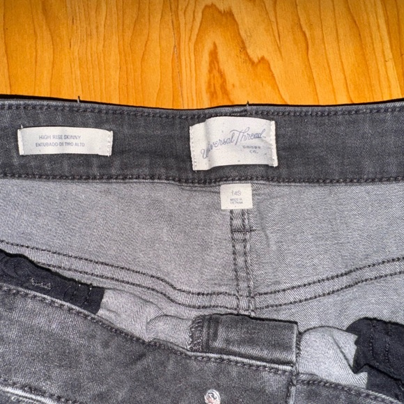 Universal Thread Dark Gray Skinny Jeans - Picture 4 of 4